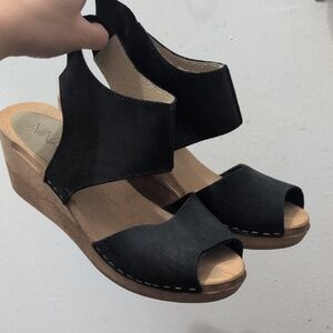 Elegant Black Wedge Sandals